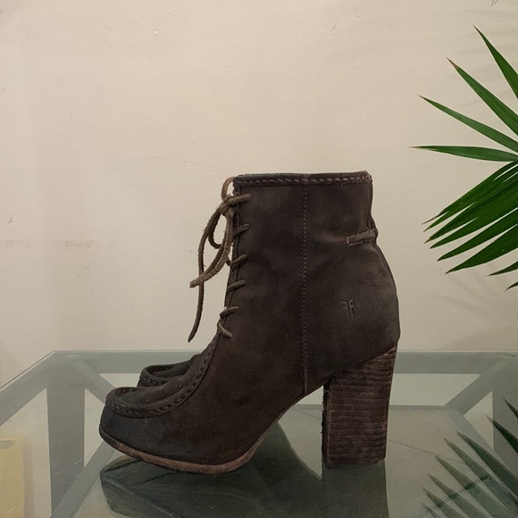 FRYE Parker Moc Short Suede Lace Up Boots - Picture 4 of 15